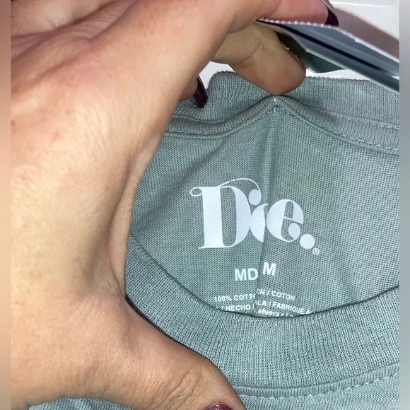 Women's Kindness Short Sleeve Graphic T-Shirt Doe - Sage Green Size Medium new - Picture 4 of 5